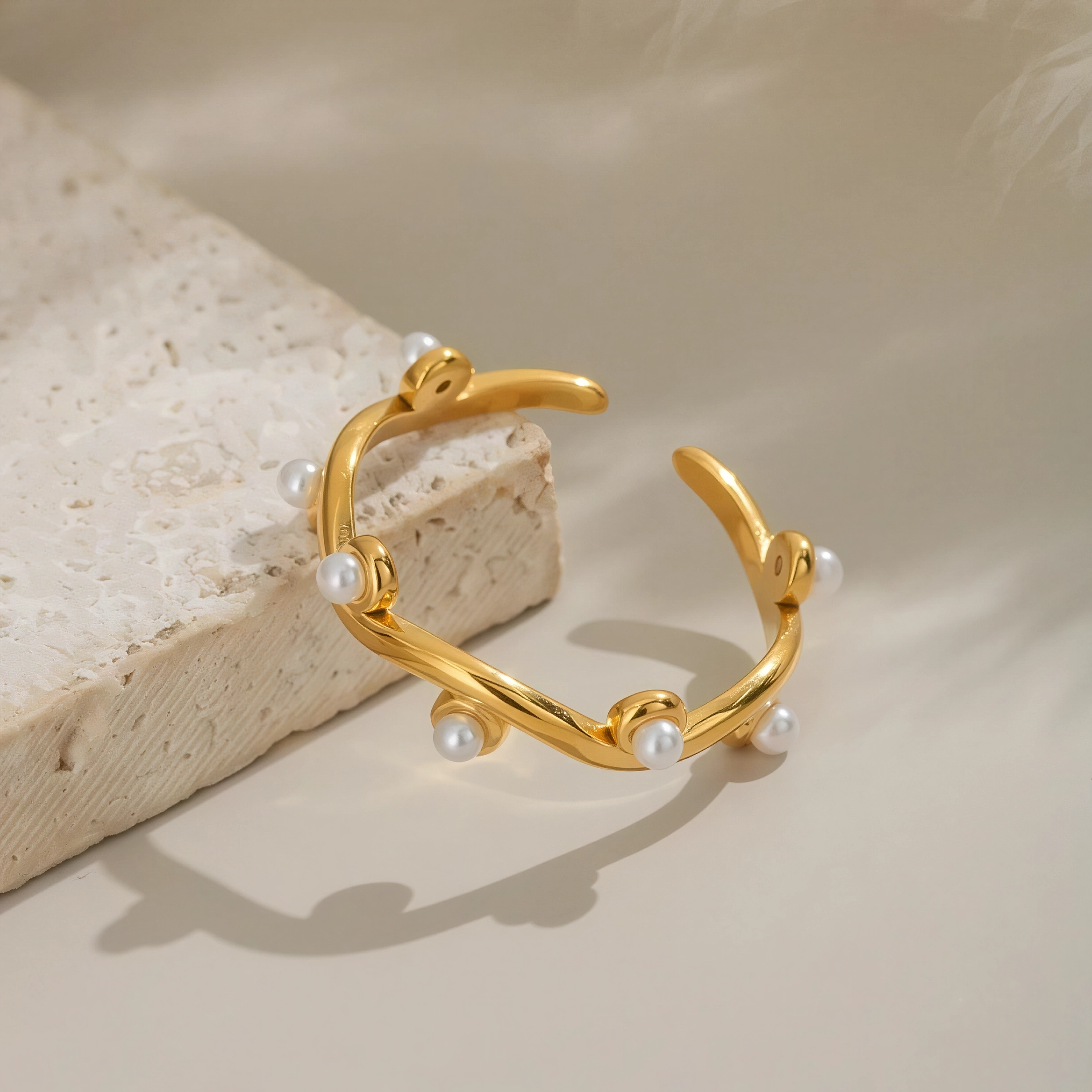 Molly gold wave ring, gold plated